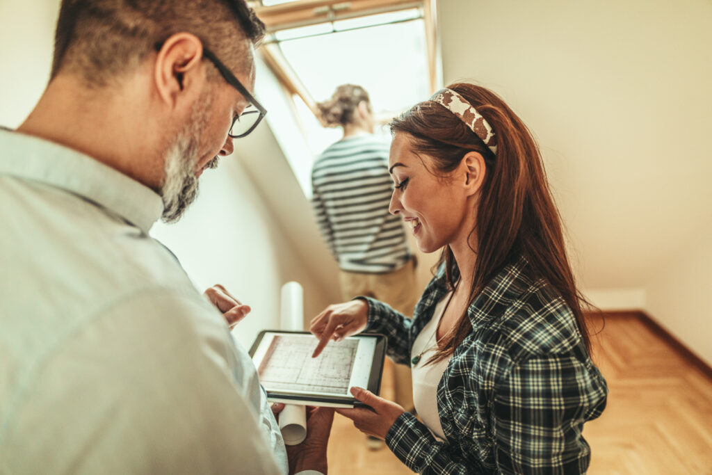 professional home inspector explaining home inspection timelines